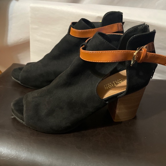 Reaction Kenneth Cole open toe bootie sandals - Picture 3 of 12